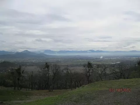 700 Borilla Cir, Eagle Point, OR 97524 photo 1