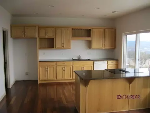 700 Borilla Cir, Eagle Point, OR 97524 photo 3