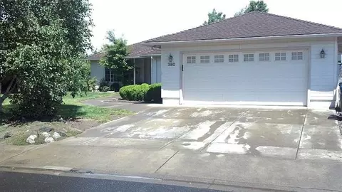 380 Shadow Lawn, Eagle Point, OR 97524 photo 1
