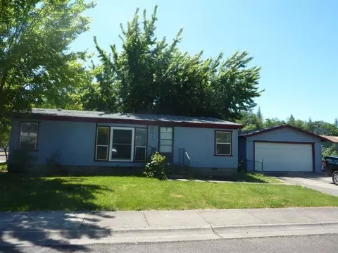 515 Meadow Ln, Eagle Point, OR 97524 photo 1