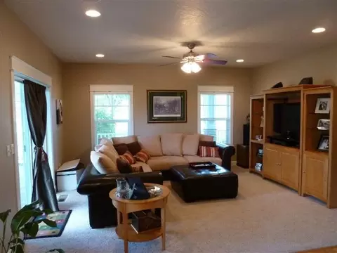 1093 Pumpkin Ridge Dr, Eagle Point, OR 97524 photo 6