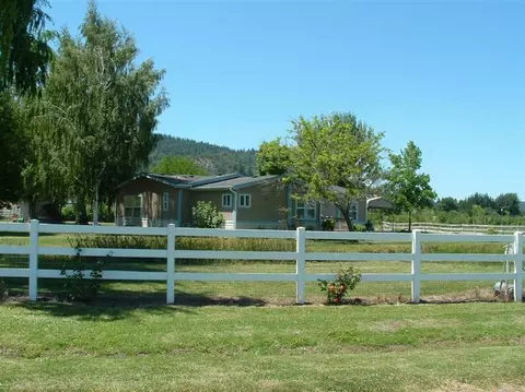 2946 Phillips Way, Central Point, OR 97502 photo 2