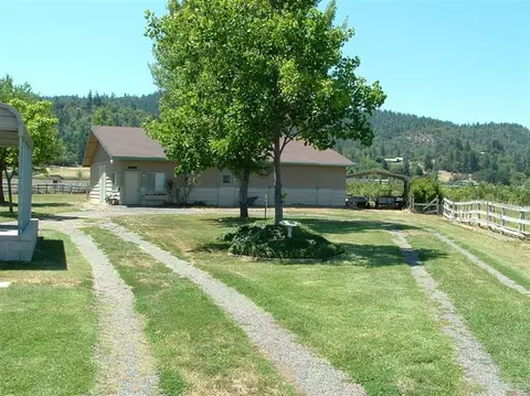 2946 Phillips Way, Central Point, OR 97502 photo 4