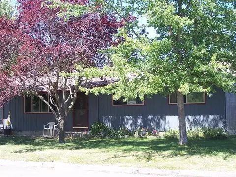 500 Elm Way, Eagle Point, OR 97524 photo 2