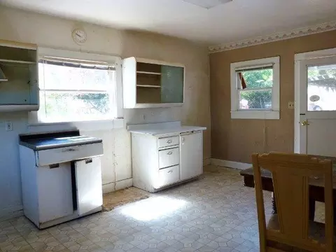 415 Pine St, Phoenix, OR 97535 photo 4