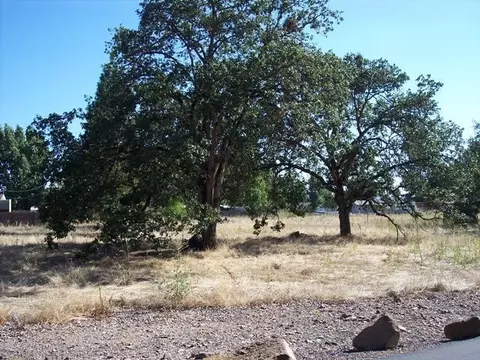 6099 Table Rock Rd, Central Point, OR 97502 photo 2