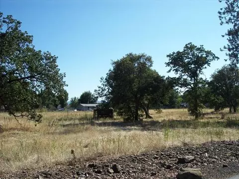 6099 Table Rock Rd, Central Point, OR 97502 photo 3