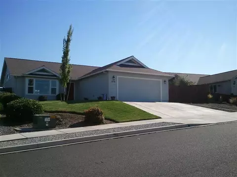 450 N Deanjou, Eagle Point, OR 97524 photo 1