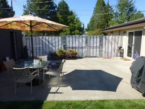 248 S Third St, Central Point, OR 97502 photo 18