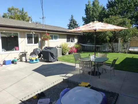 248 S Third St, Central Point, OR 97502 photo 22