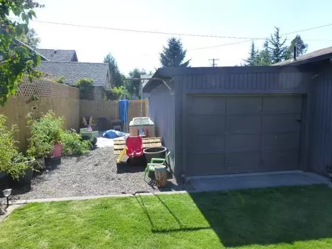 248 S Third St, Central Point, OR 97502 photo 21