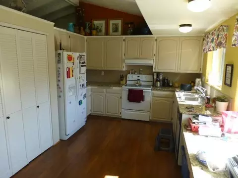 248 S Third St, Central Point, OR 97502 photo 8