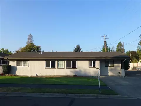 248 S Third St, Central Point, OR 97502 photo 1