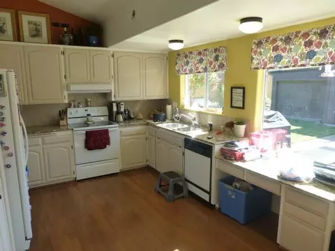 248 S Third St, Central Point, OR 97502 photo 9
