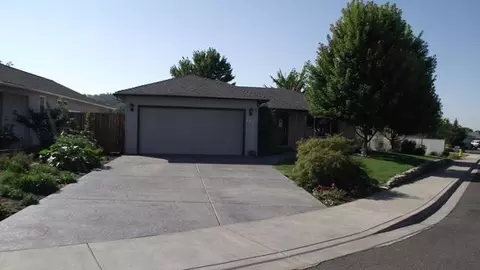 434 Montclair Way, Eagle Point, OR 97524 photo 3