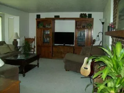 512 Orchard Pl, Phoenix, OR 97535 photo 2