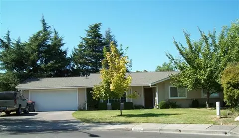 512 Orchard Pl, Phoenix, OR 97535 photo 1