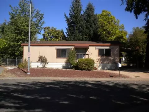 478 Meadow Ln, Eagle Point, OR 97524 photo 1