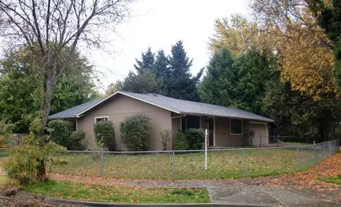 201 Shadow Lawn Dr, Eagle Point, OR 97524 photo 1