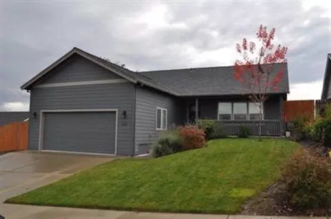 456 Deanjou Ave, Eagle Point, OR 97524 photo 1