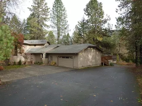 217 Harper Loop, Grants Pass, OR 97527 photo 1