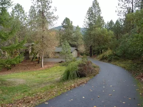 217 Harper Loop, Grants Pass, OR 97527 photo 11
