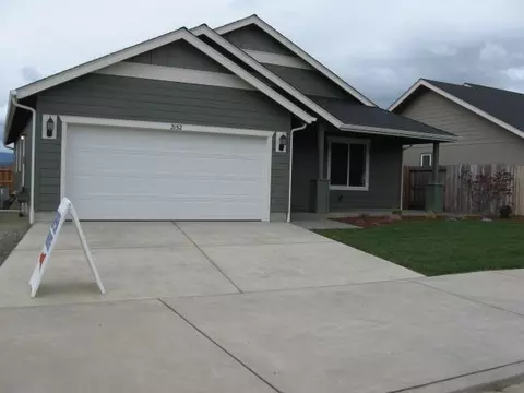 2152 Nick Way, Grants Pass, OR 97527 photo 1