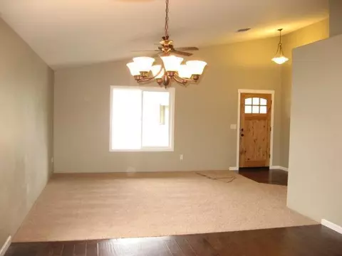 2152 Nick Way, Grants Pass, OR 97527 photo 2