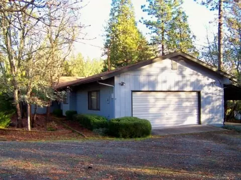 815 Eric Loop, Grants Pass, OR 97526 photo 6
