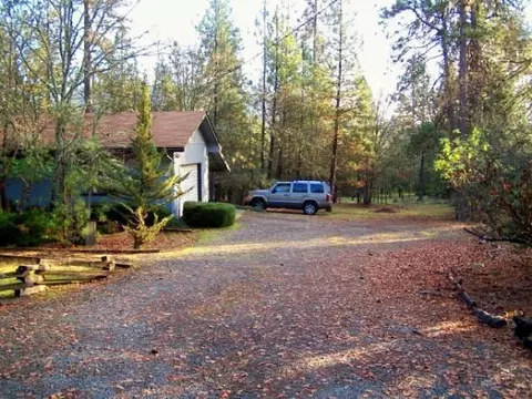 815 Eric Loop, Grants Pass, OR 97526 photo 21