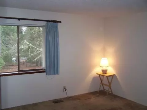 815 Eric Loop, Grants Pass, OR 97526 photo 13