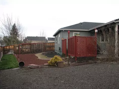965 Black Wolf, Eagle Point, OR 97524 photo 8