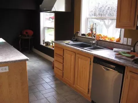 372 Fields Rd, Williams, OR 97544 photo 4