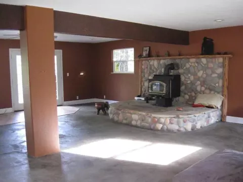 372 Fields Rd, Williams, OR 97544 photo 2