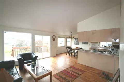 175 E Nevada St, Ashland, OR 97520 photo 2