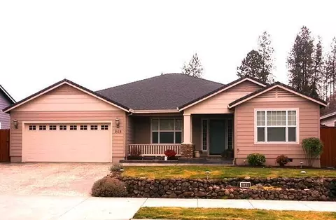 948 Black Wolf, Eagle Point, OR 97524 photo 1