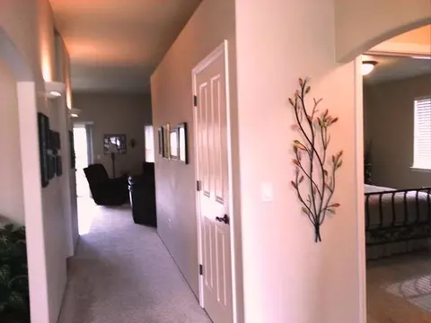 948 Black Wolf, Eagle Point, OR 97524 photo 4