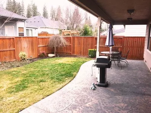 948 Black Wolf, Eagle Point, OR 97524 photo 23