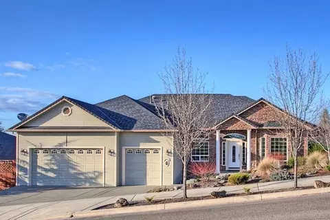 1155 Michael Ln, Eagle Point, OR 97524 photo 1
