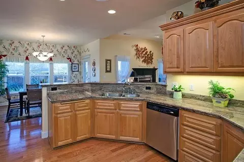 1155 Michael Ln, Eagle Point, OR 97524 photo 6