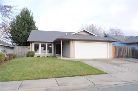 1134 Hampton St, Central Point, OR 97502 photo 1
