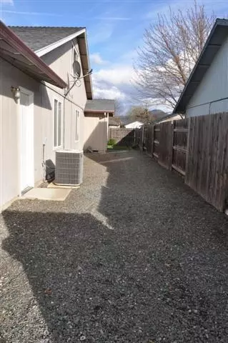 1134 Hampton St, Central Point, OR 97502 photo 18