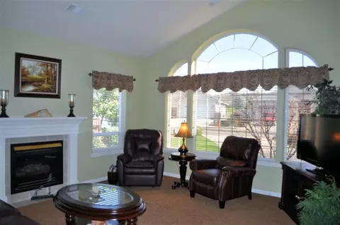 136 Keystone Way, Eagle Point, OR 97524 photo 2