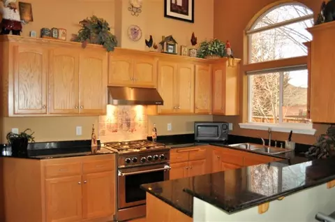 136 Keystone Way, Eagle Point, OR 97524 photo 3