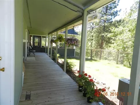 8050 E Antelope Rd, Eagle Point, OR 97524 photo 2