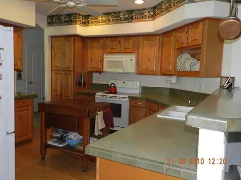 8050 E Antelope Rd, Eagle Point, OR 97524 photo 3