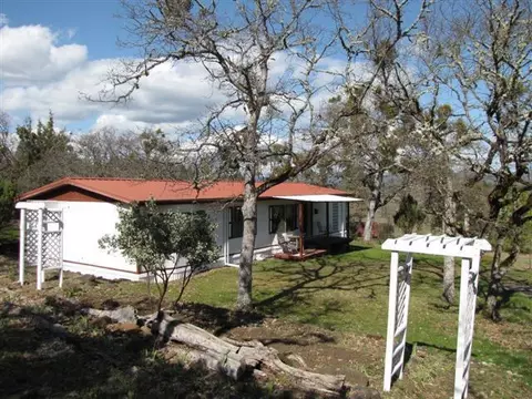 285 Capri Dr, Eagle Point, OR 97524 photo 1