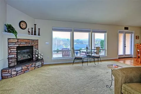 107 Sky Hawk Dr, Eagle Point, OR 97524 photo 5
