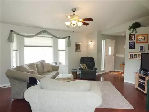 102 Willow Ln, Rogue River, OR 97537 photo 3
