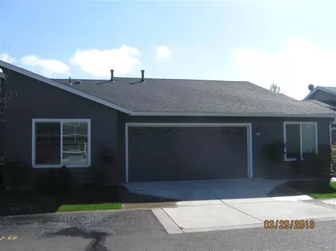 306 Live Oak Loop, Central Point, OR 97502 photo 4